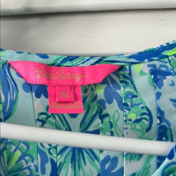 Lilly Pulitzer Blue Tunic with Mandarin Collar and 3/4 Sleeves - Picture 2 of 3